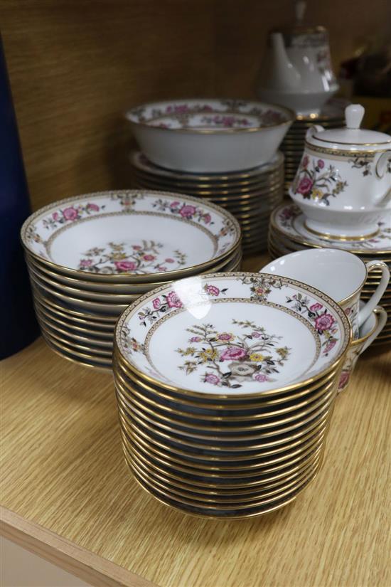 A Noritake Asian Dream pattern tea and dinner service